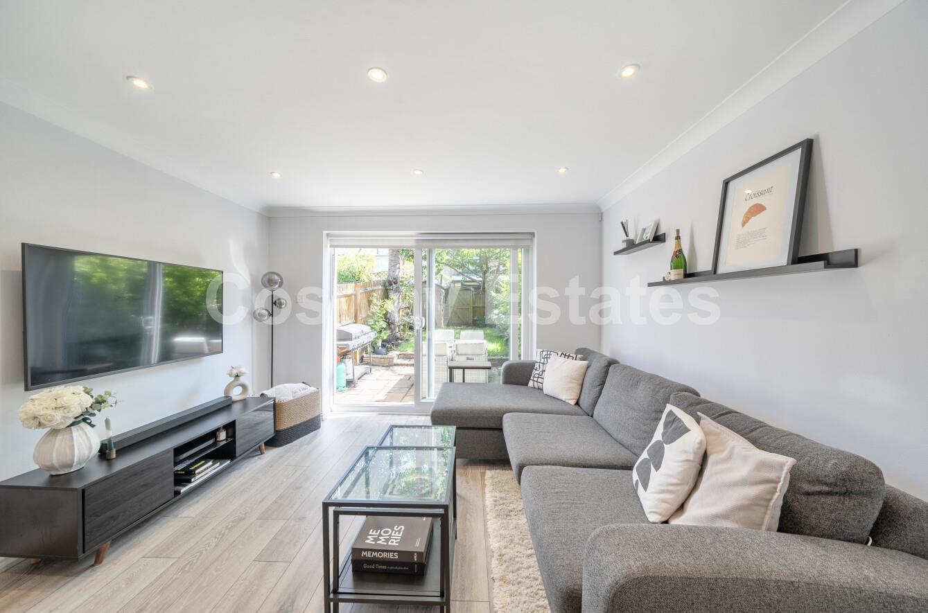 Earl Close, N11, London